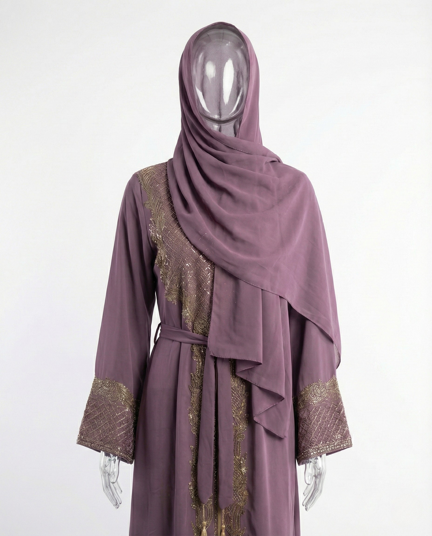 Abaya Brodée Prune Royale – Détails Dorés & Pampilles