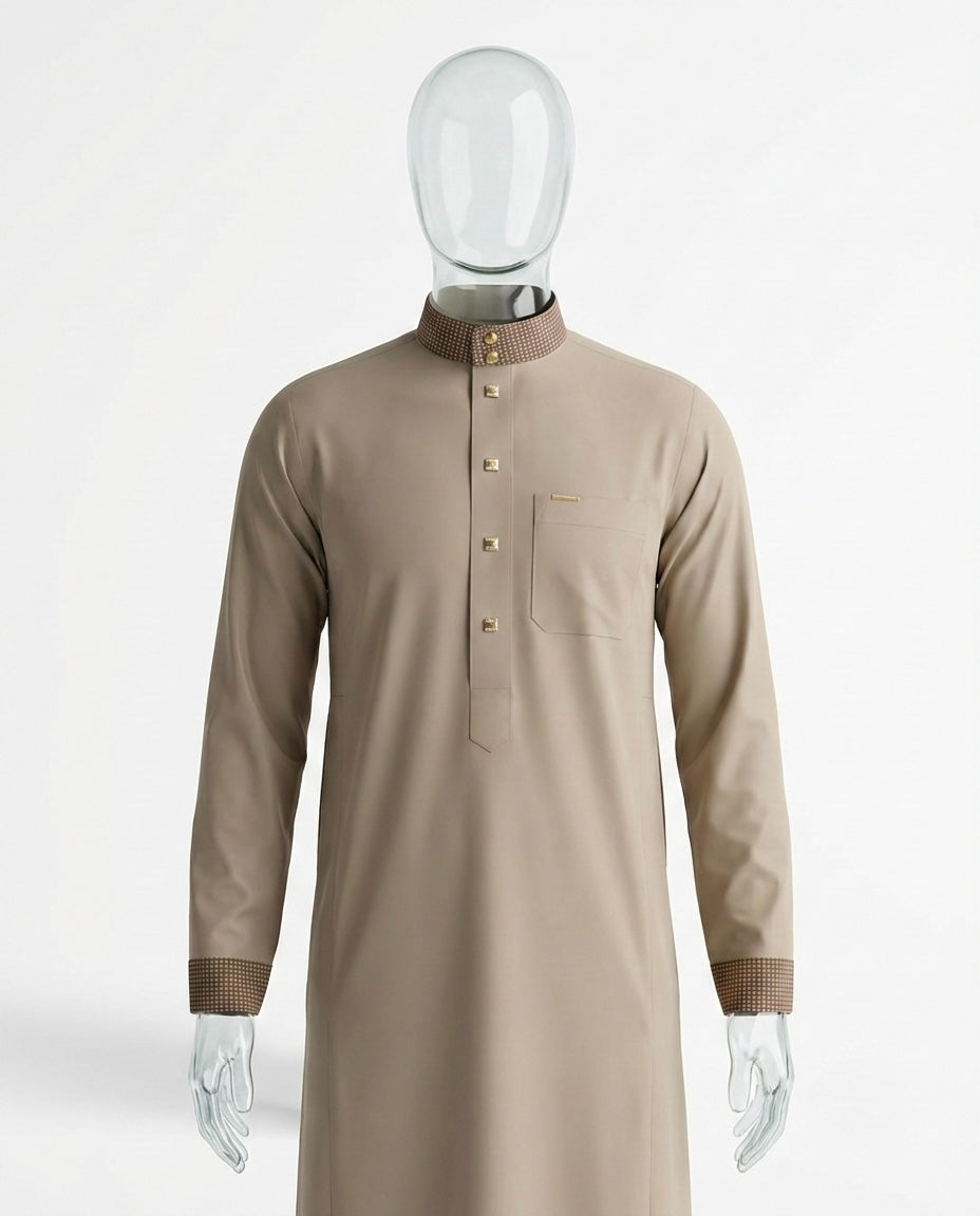 Qamis Signature Sable – Col Texturé Caramel