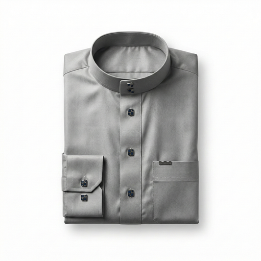 Qamis Signature Gris Acier – Boutons Bleu Nuit